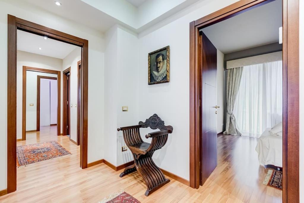 Exclusive Apartment In Eur Lake Róma Kültér fotó
